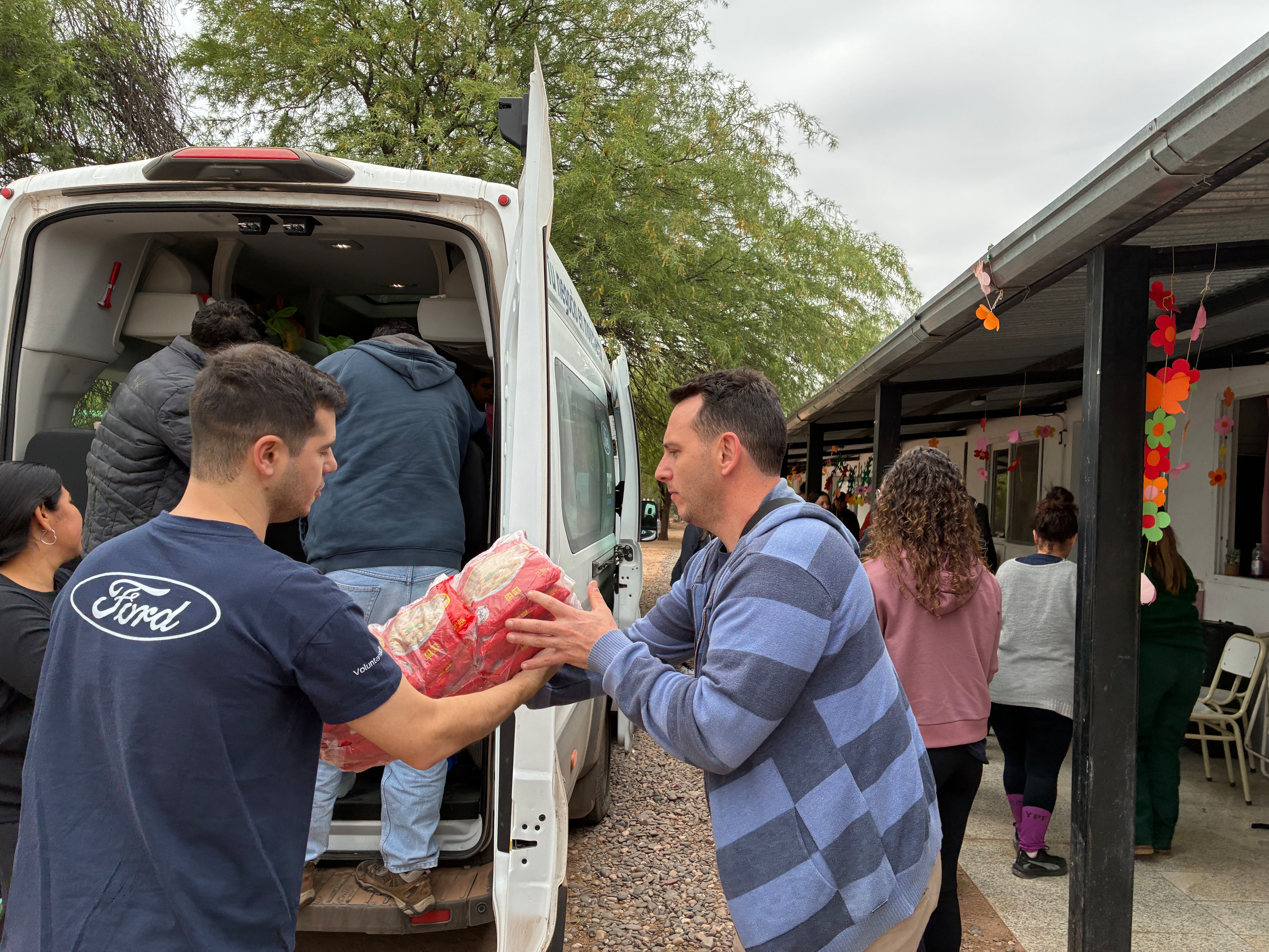 El compromiso sobre ruedas: Ford Argentina junto a la Chata Solidaria