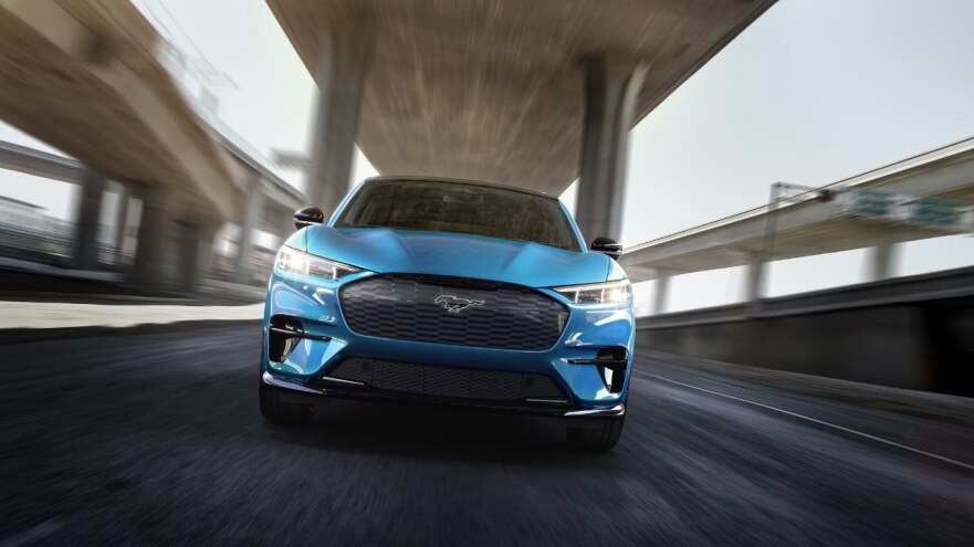Ford inicia a venda do Mustang Mach-E, o primeiro elétrico da marca na América do Sul, que faz de 0-100 km/h em 3,7 segundos