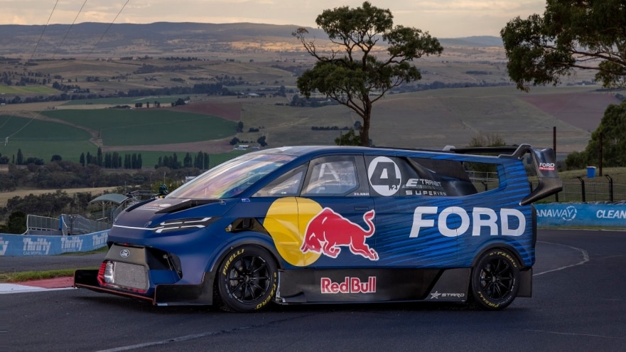 Ford SuperVan 4.2 vence o Festival Goodwood de Velocidade 2024