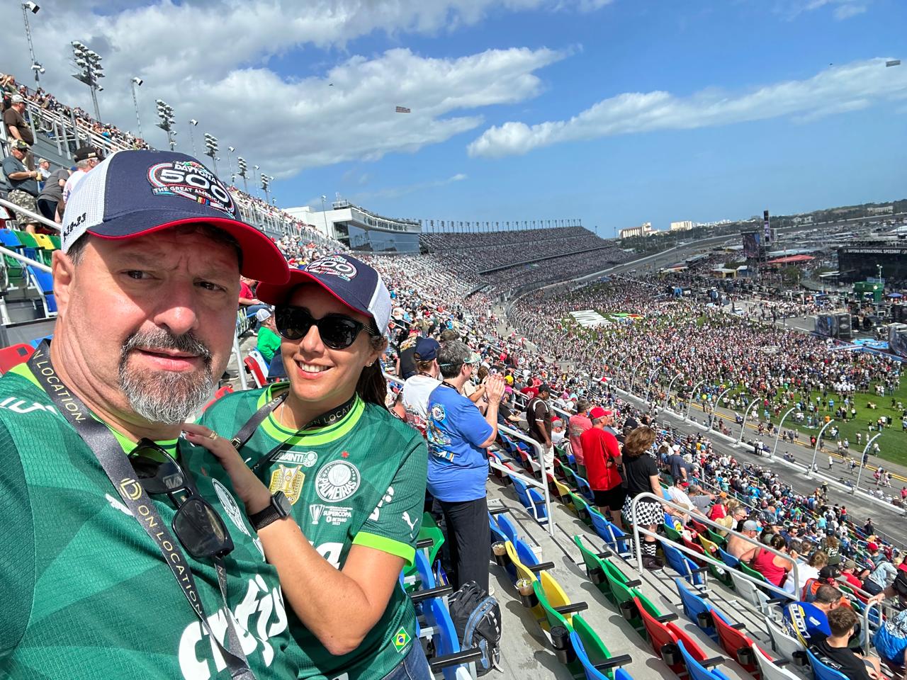 Angelica Cosentino e o marido na NASCAR