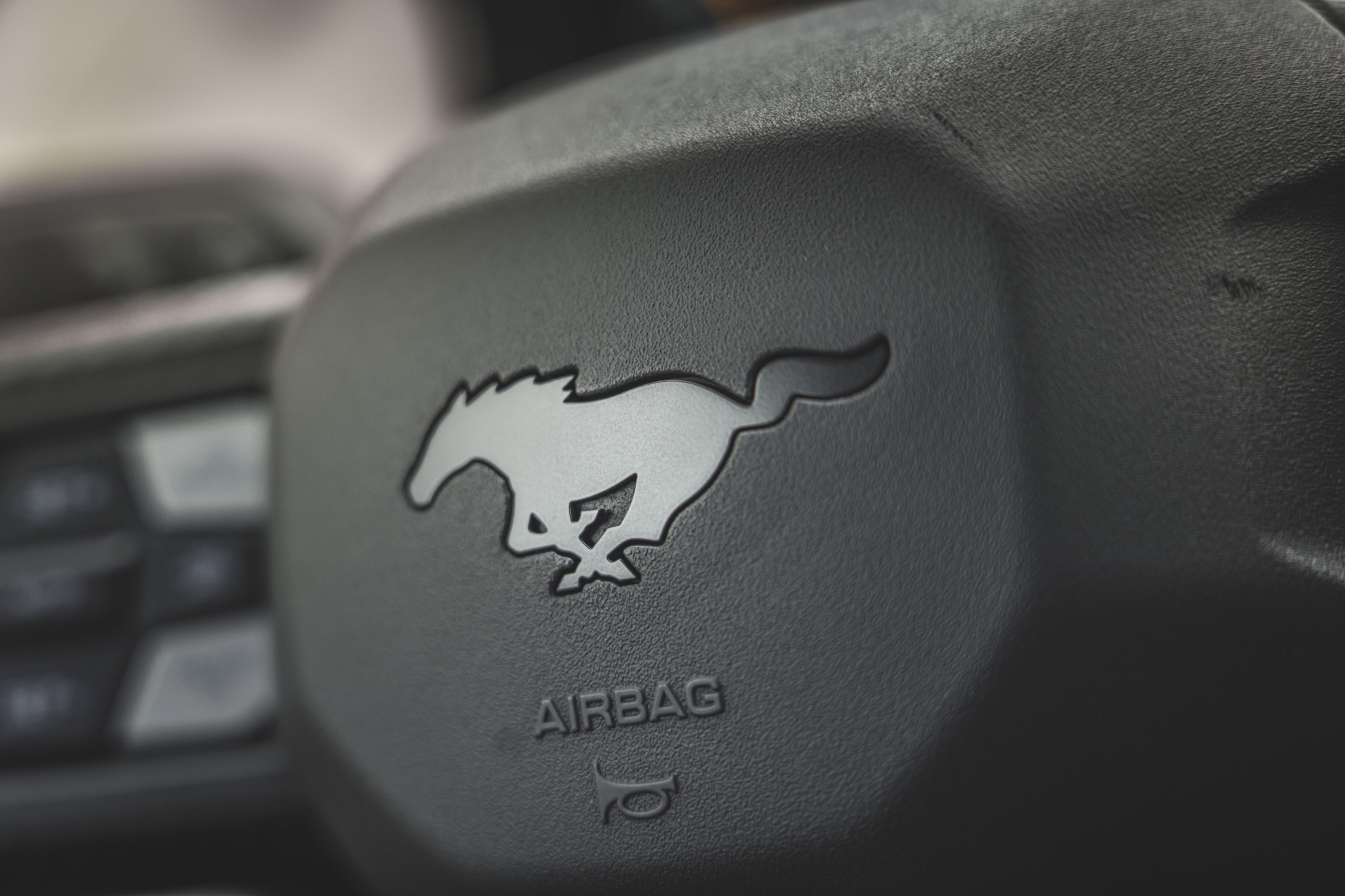 Mustang steering wheel with logo