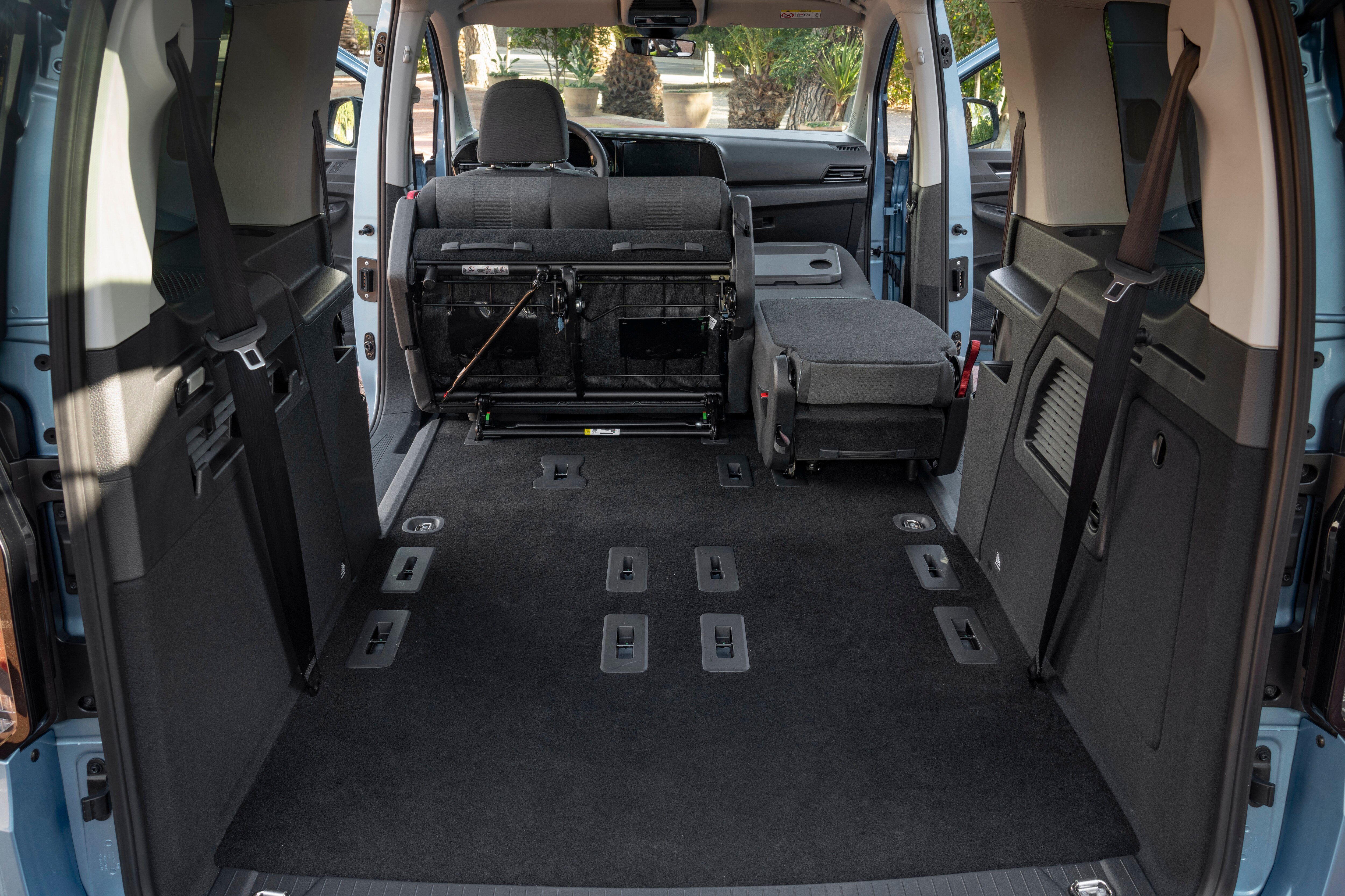 Ford introduces a plug-in hybrid Tourneo Connect with 110 km of electric range and smart drive modes for versatility LICENSE EXPIRES: 19.03.2027 - LICENSE BY: Stu Price / SP TV Ltd LICENSE SCOPE: A - Earned editorial, press releases, press kits. B - All non-broadcast digital and online media. C - All non-broadcast digital and online media, plus Retail and POS (showrooms, events etc). REGION: Europe. COPYRIGHT AND IMAGE RIGHTS: This content is solely for editorial use and for providing individual users with information. Any storage in databases, or any distribution to third parties within the scope of commercial use, or for commercial use is permitted with written consent from Ford of Europe only.