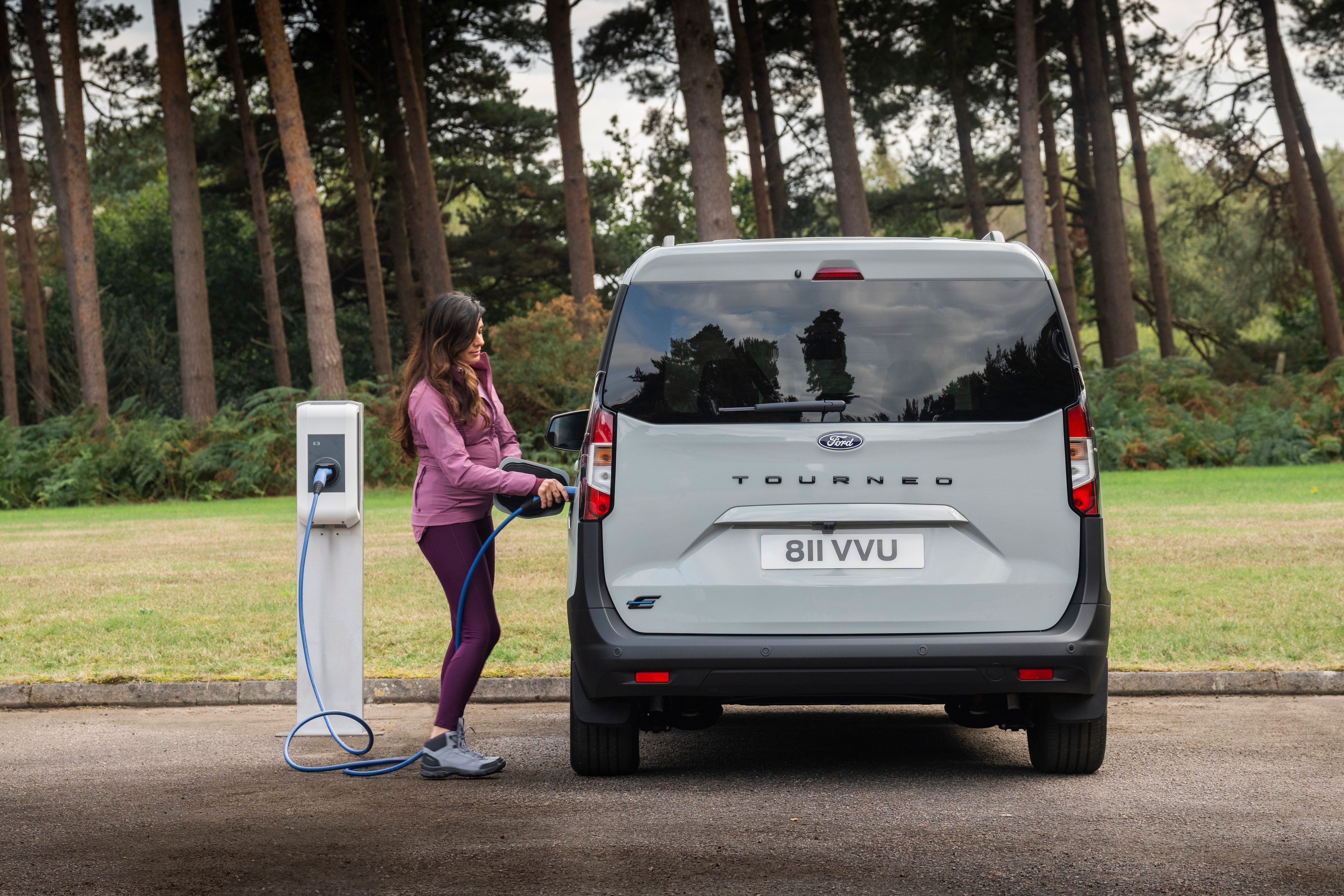 Stylish, Spacious E-Tourneo Courier Expands Electric Vehicle Roll Out. LICENSE EXPIRES: 8th October 2027 - LICENSE BY: Stuart Price LICENSE SCOPE: A - Earned editorial, press releases, press kits. B - All non-broadcast digital and online media. C - All non-broadcast digital and online media, plus Retail and POS (showrooms, events etc). D - All print media (newspaper, magazine etc) REGION: Europe COPYRIGHT AND IMAGE RIGHTS: This content is solely for editorial use and for providing individual users with information. Any storage in databases, or any distribution to third parties within the scope of commercial use, or for commercial use is permitted with written consent from Ford of Europe only.