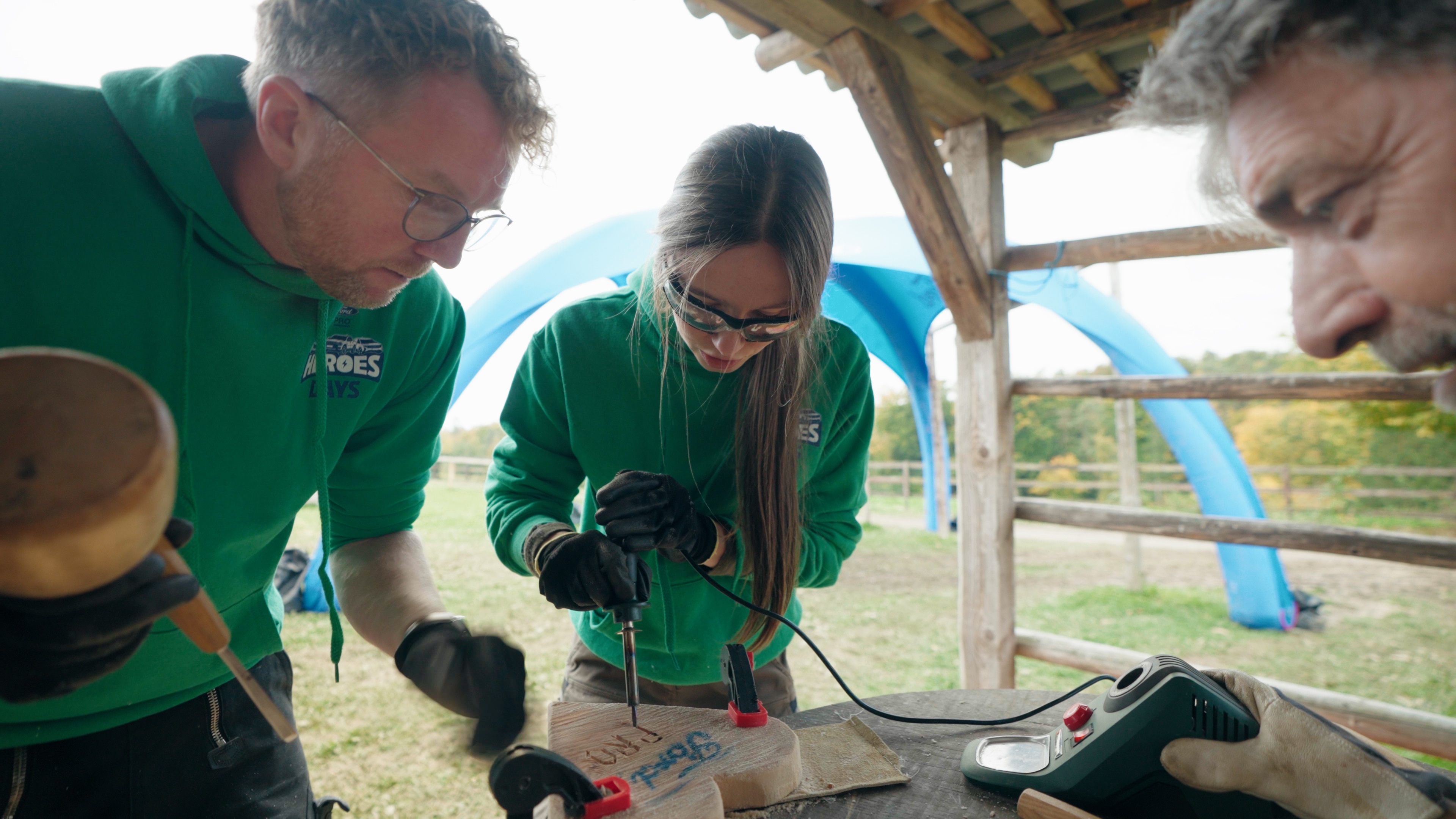 Everyday Heroes utilise the Ranger's electricity to power tools for a challenge