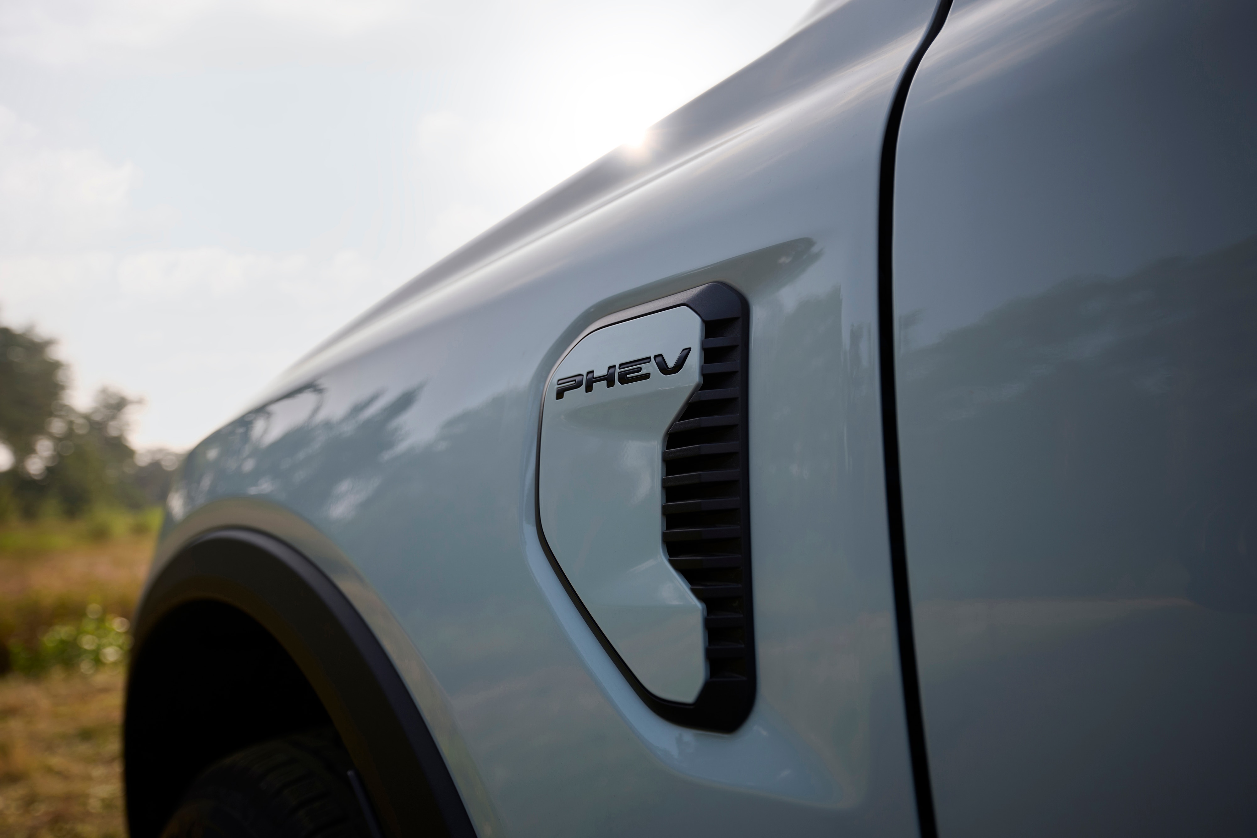 No-compromise Ranger Plug-in Hybrid (PHEV) joins the Ranger lineup this year with the most torque of any production Ranger and a 43 km EV range LICENSE EXPIRES: In Perp- LICENSE BY: Makerhouse LICENSE SCOPE: A - Earned editorial, press releases, press kits. B - All non-broadcast digital and online media. C - All non-broadcast digital and online media, plus Retail and POS (showrooms, events etc). D - All print media (newspaper, magazine etc) REGION: Europe COPYRIGHT AND IMAGE RIGHTS: This content is solely for editorial use and for providing individual users with information. Any storage in databases, or any distribution to third parties within the scope of commercial use, or for commercial use is permitted with written consent from Ford of Europe only.