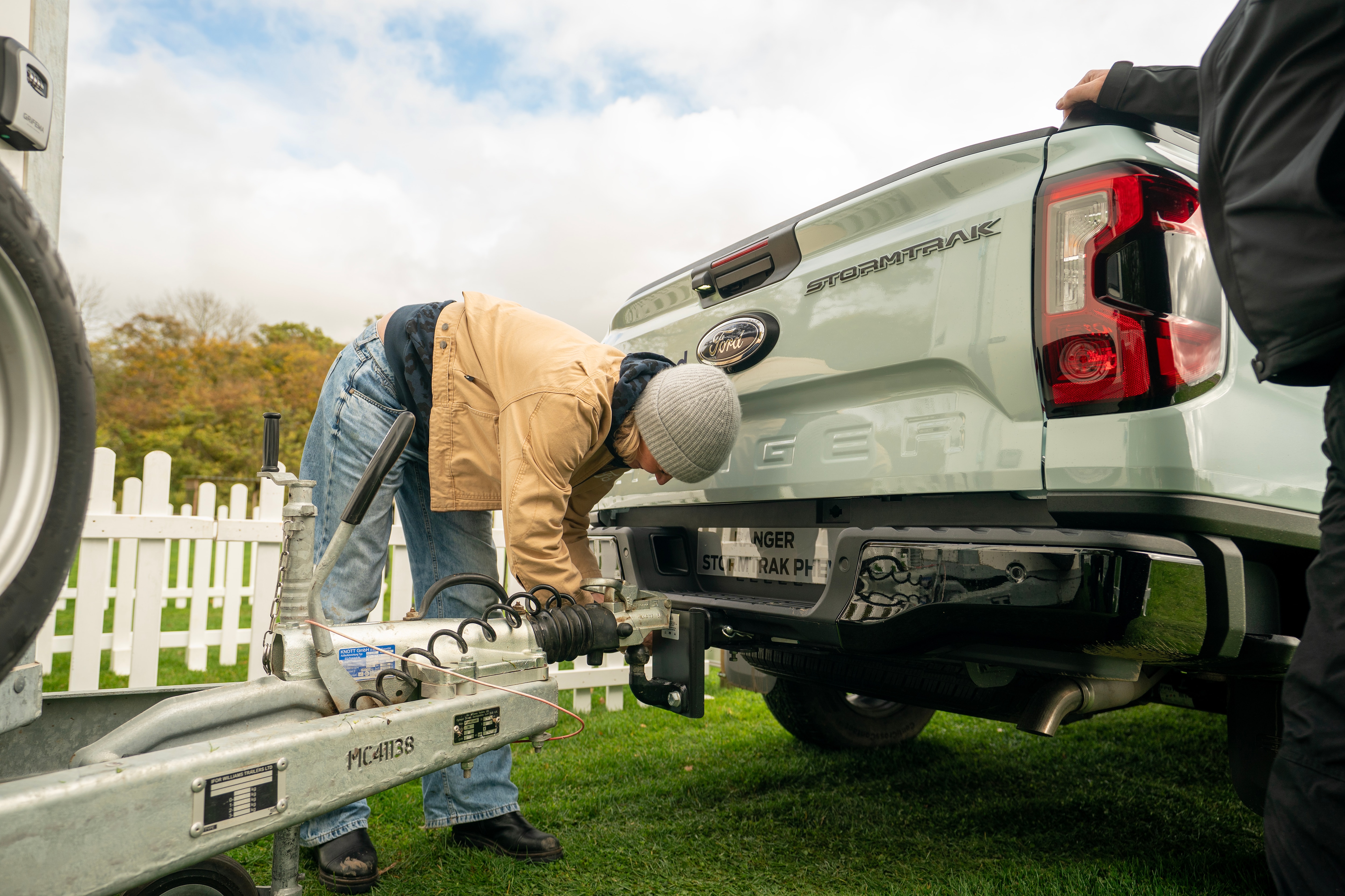 Professional driver supervision on closed course. Always consult the Owner’s Manual before off-road driving, know your terrain and trail difficulty, and use appropriate safety gear.