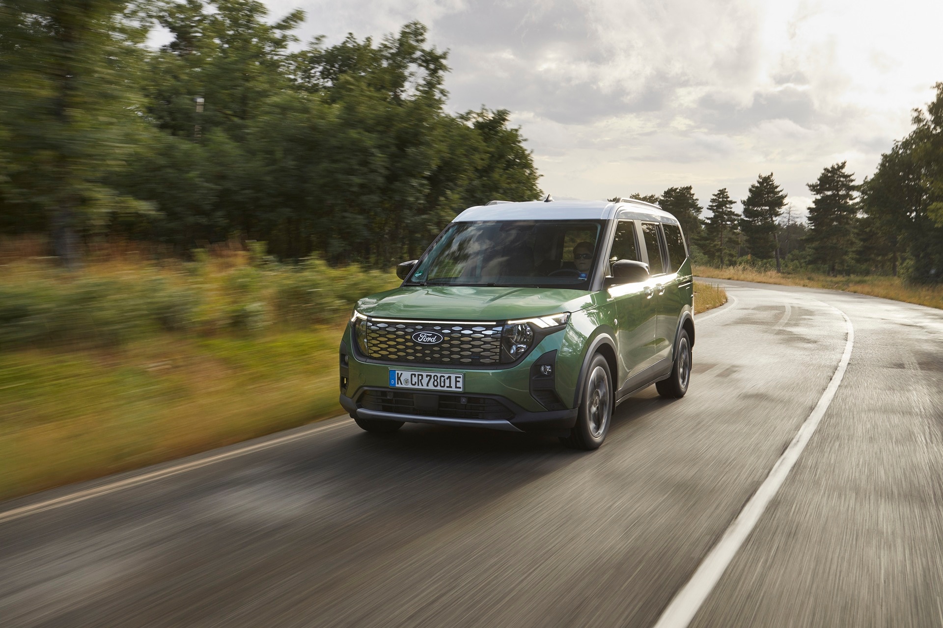 2026 Ford E-Tourneo Courier.