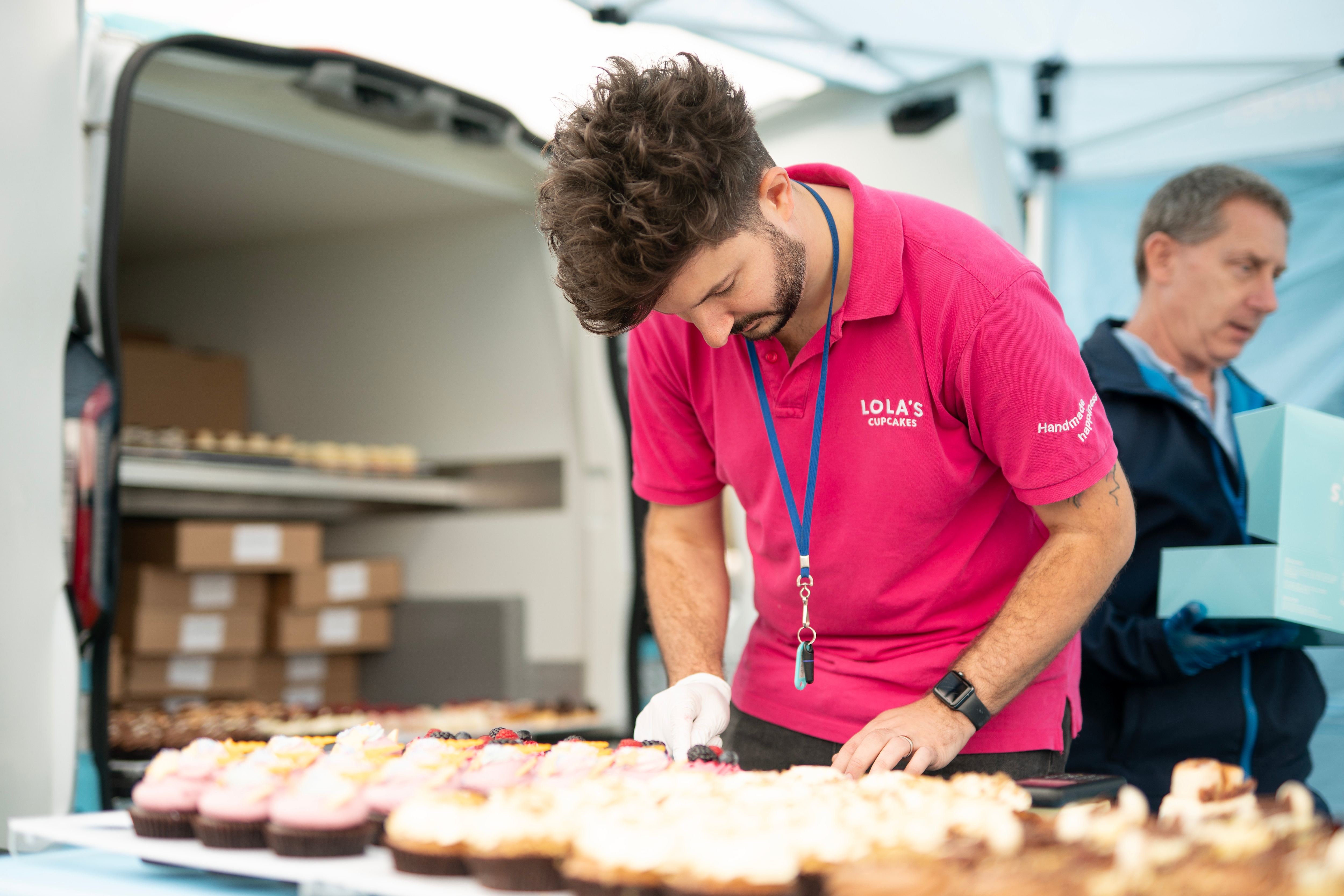 Cameron Browne from Lola's Cupcakes served up the treats. License valid for earned editorial, press releases, press kits. All non-broadcast digital and online media Region: Global. This content is solely for editorial use and for providing individual users with information. Any storage in databases, or any distribution to third parties within the scope of commercial use, or for commercial use is permitted with written consent from Ford in Europe GmbH only.