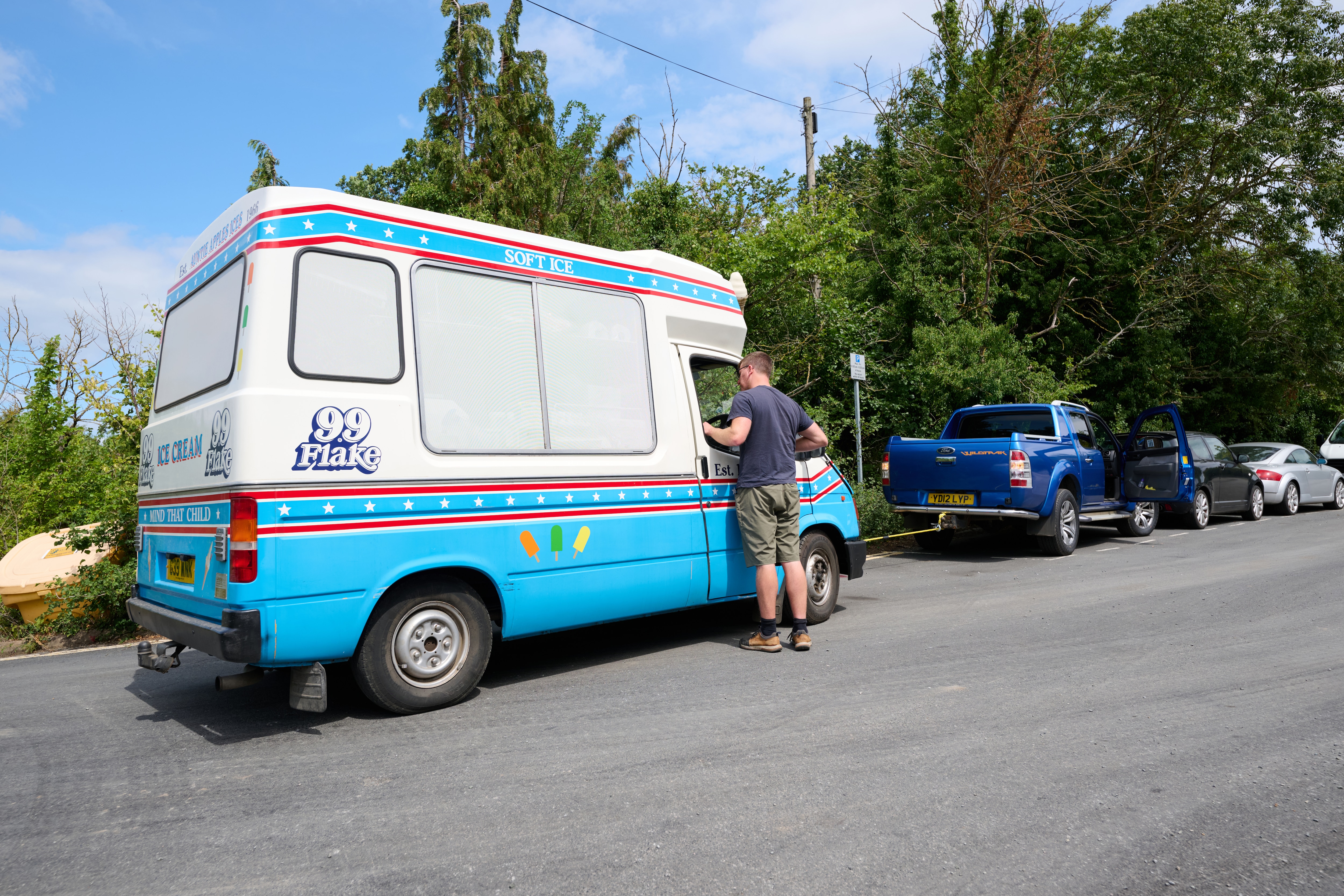 Ben Glenister is a UK Ford Ranger owner who uses his pickup, "Wilma", to help the community and those in need.