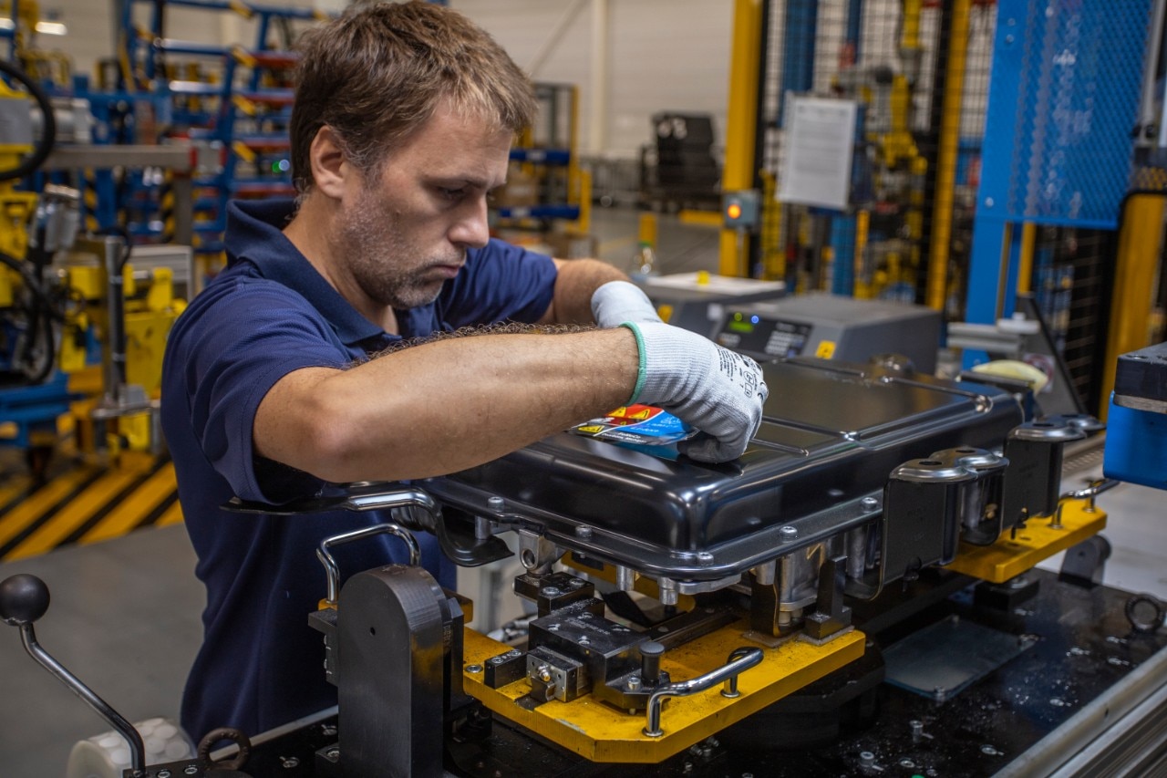 ford and geely auto join forces in europe 14