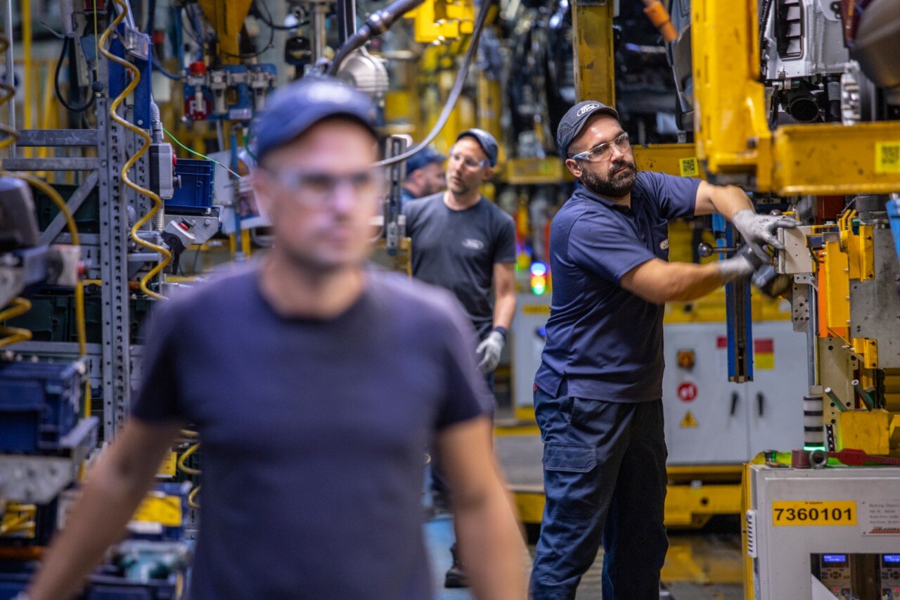 ford and geely auto join forces in europe 16