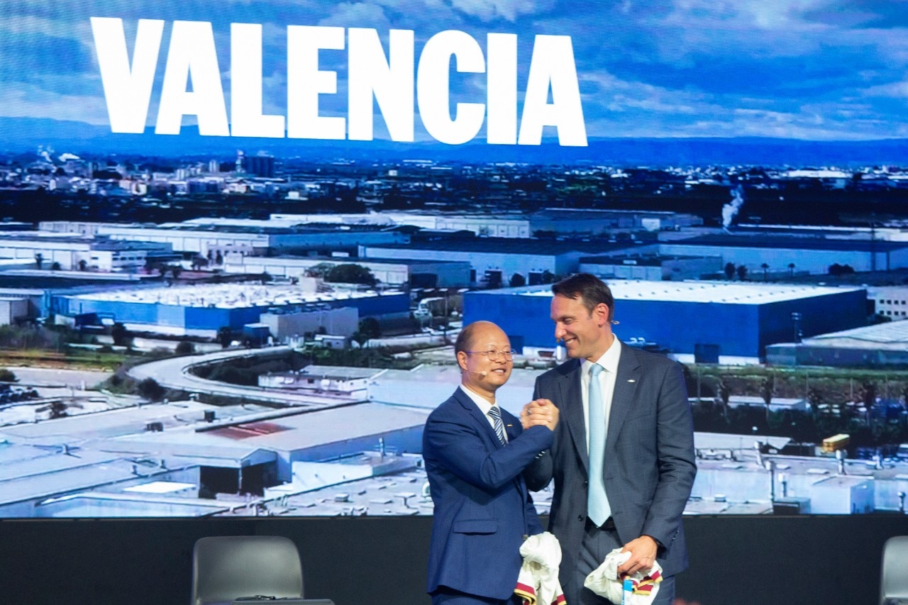 ford and geely auto join forces in europe 8