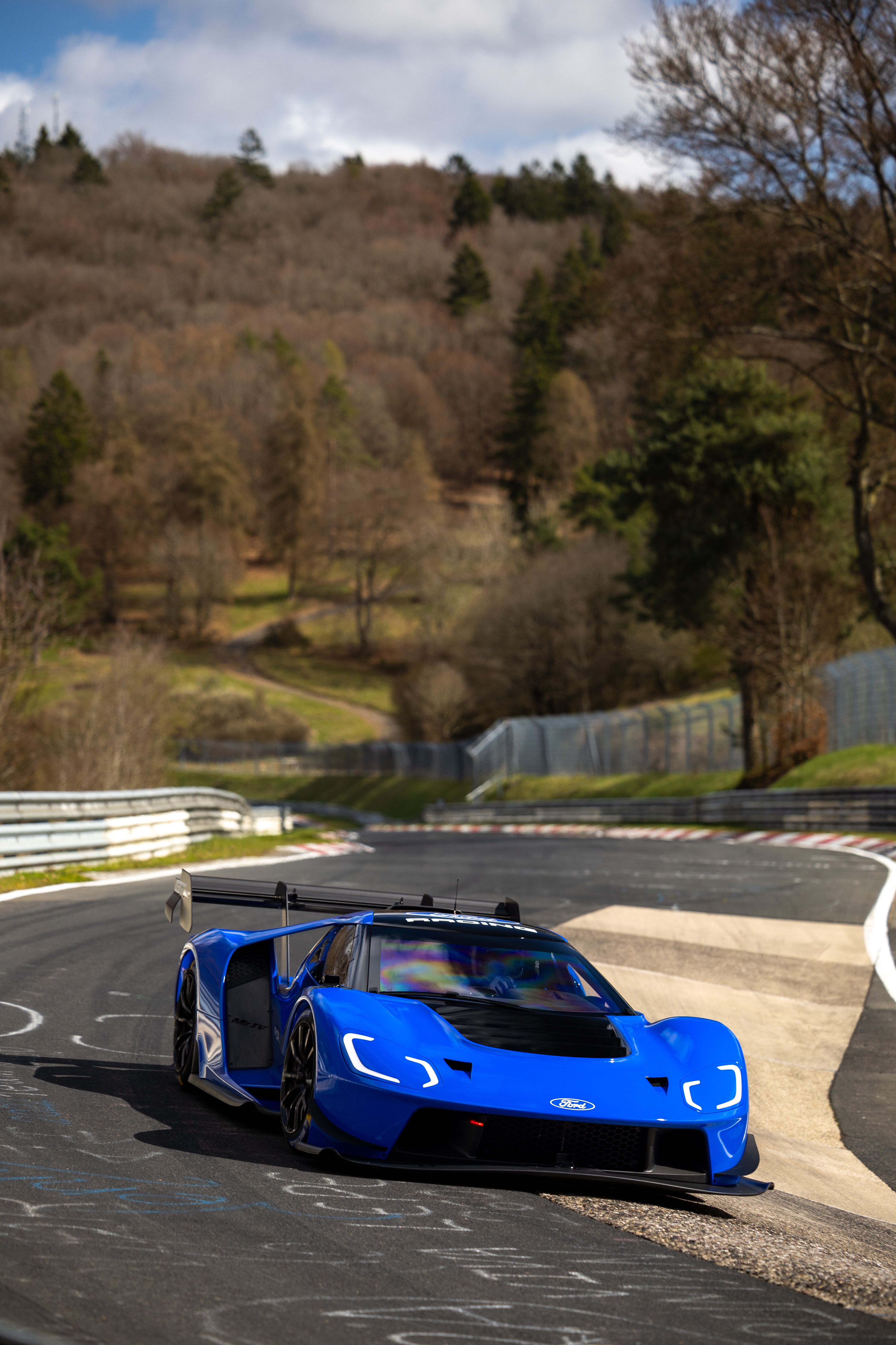 The Ford GT Mk IV driven by Frédéric Vervisch lapped the Nürburgring Nordschleife in 6:15.977 — setting a new record as the fastest American OEM. License valid for earned editorial, press releases, press kits. All non-broadcast digital and online media Region: Global. This content is solely for editorial use and for providing individual users with information. Any storage in databases, or any distribution to third parties within the scope of commercial use, or for commercial use is permitted with written consent from Ford in Europe GmbH only.