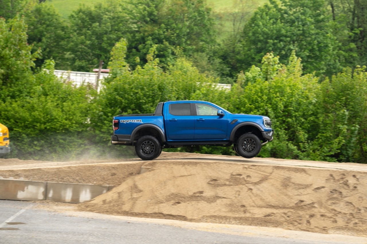 2026 ranger raptor jump 4