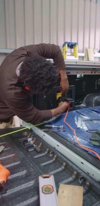 2025_ProPowerOnboard_PlugInPlugOutHero_Portrait - 1