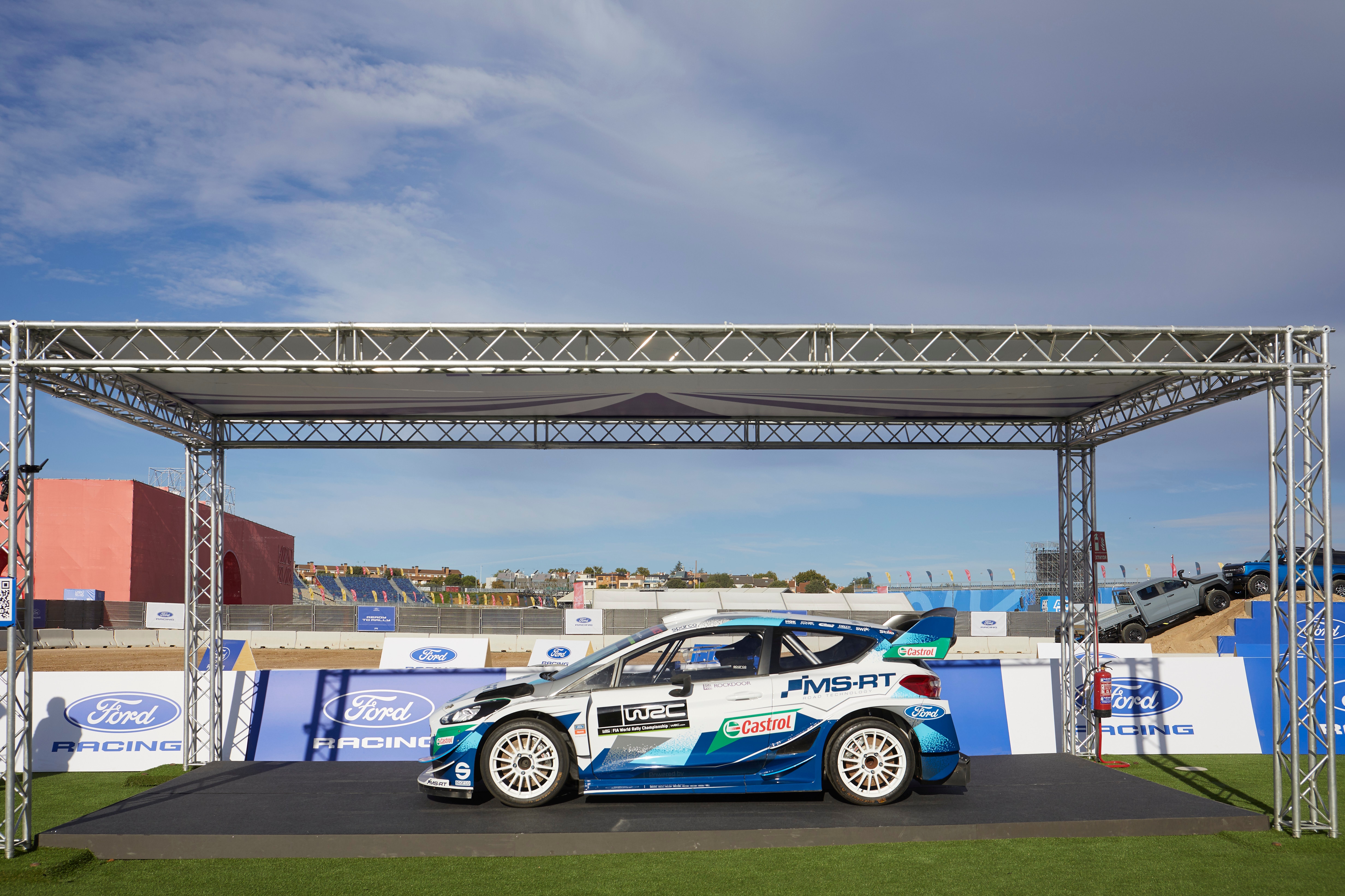 Formula 1 is back in Madrid, and Ford is celebrating with a 7,000 m2 Fan Zone. Discover a unique rally circuit, pro simulators, classic cars, and interactive digital experiences.