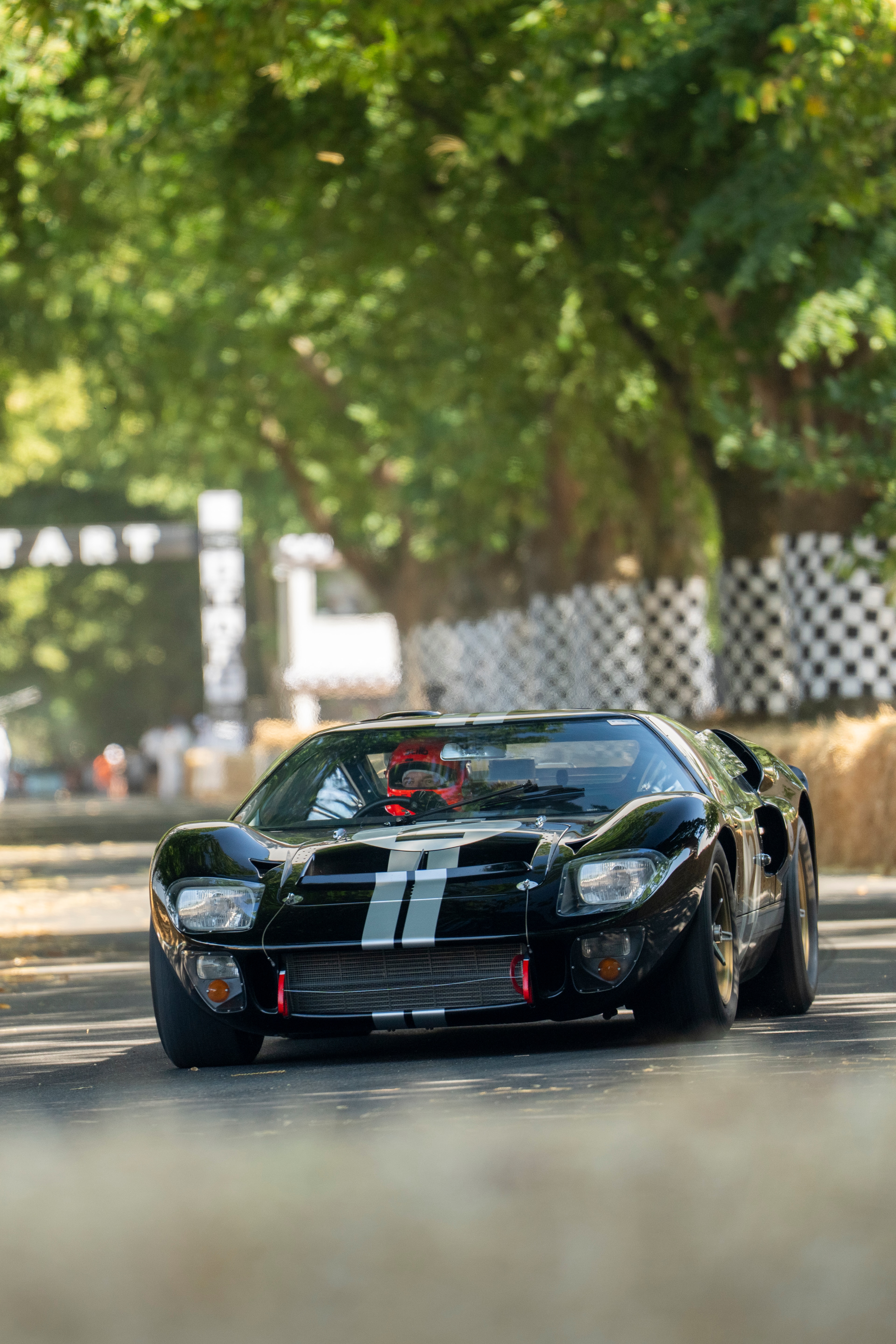 1966 Ford GT40 MkII Shelby American Le Mans race car No.2 at the 2026 Goodwood Festival of Speed.gion: Global. This content is solely for editorial use and for providing individual users with information. Any storage in databases, or any distribution to third parties within the scope of commercial use, or for commercial use is permitted with written consent from Ford in Europe GmbH only.