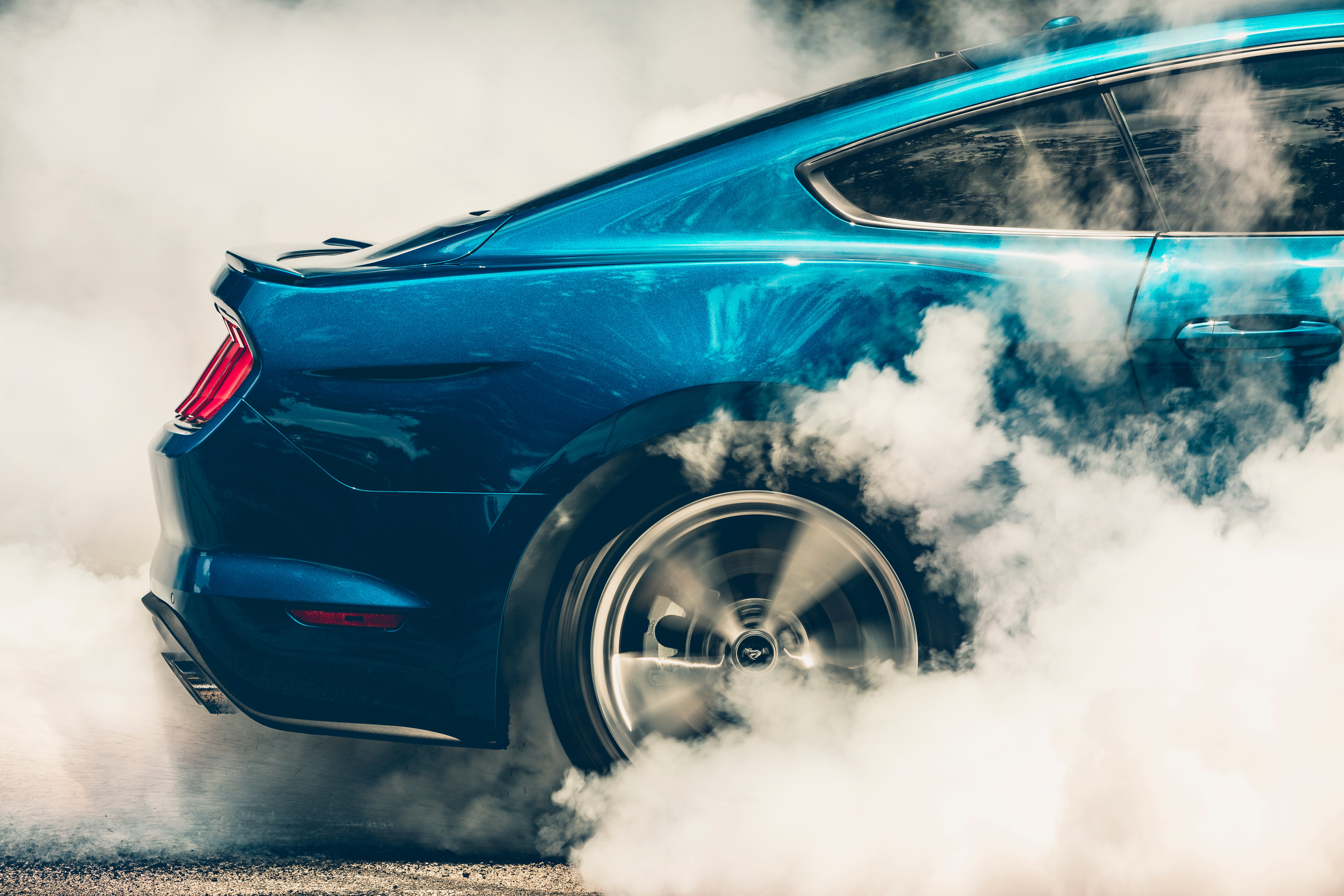2018 Ford Mustang GT (Kona Blue with Performance Pack)