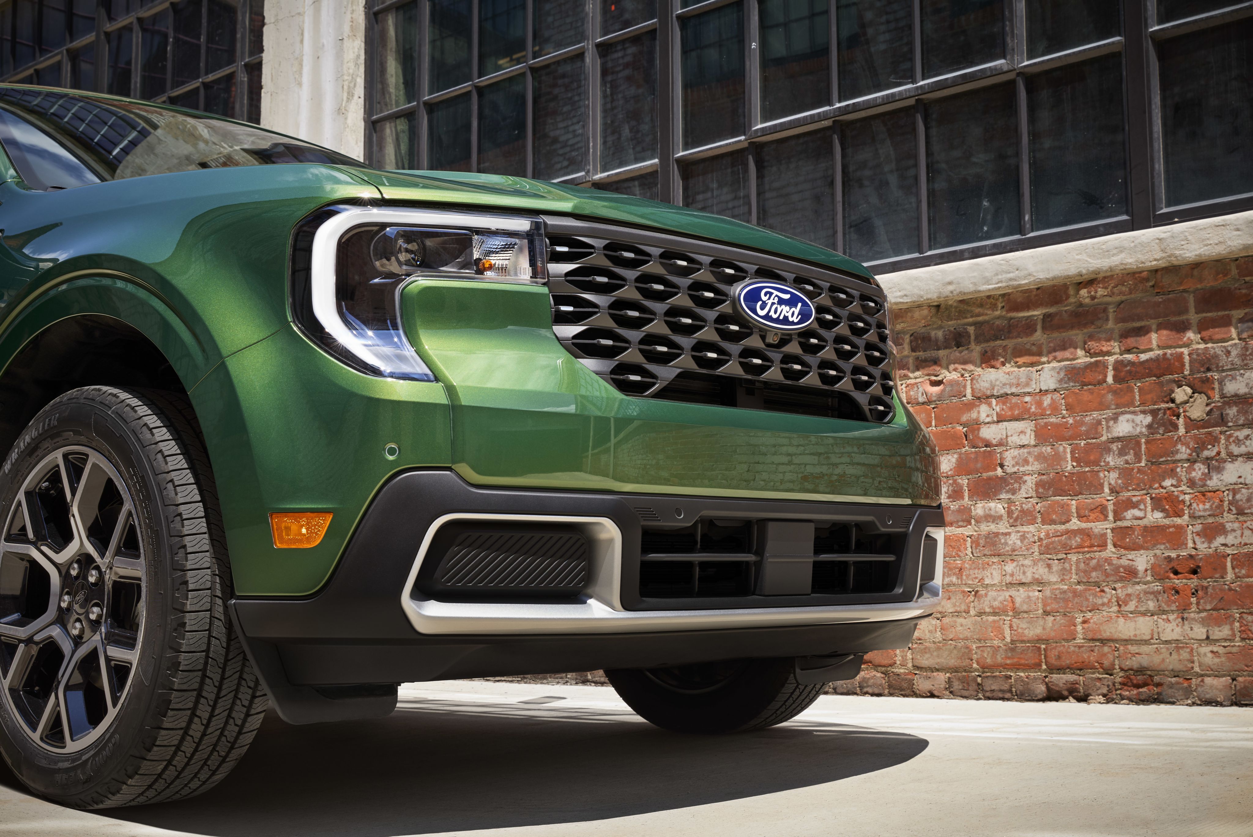 The 19-inch wheels on the 2025 Lariat trim.