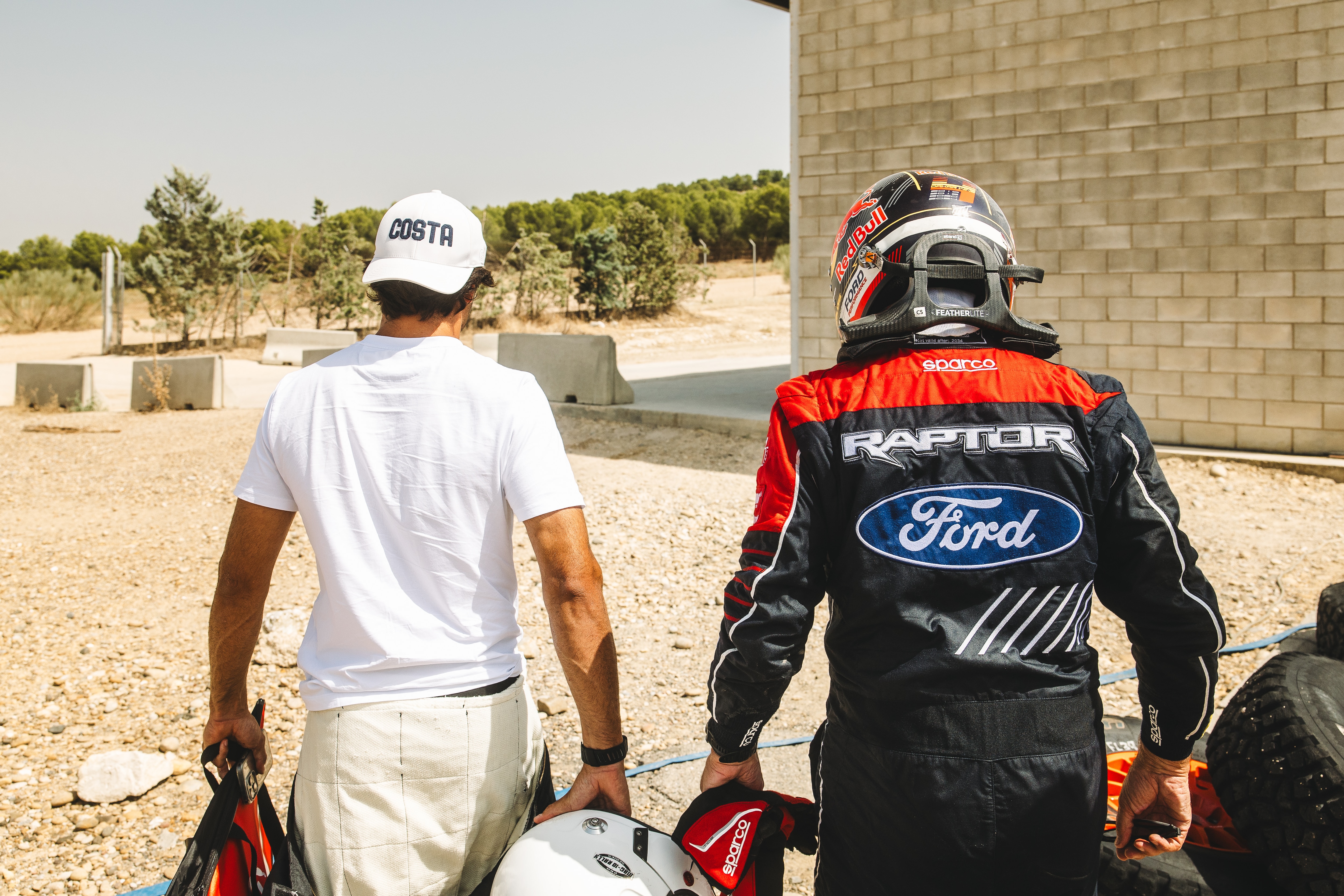 Last month in Zaragoza, Spain, at the final test of the Ford Raptor T1+ ahead of the 2025 Rallye du Maroc and 2026 Dakar Rally, Carlos Sainz Snr welcomed a very special guest as his son joined him in the passenger seat normally reserved for navigator Lucas Cruz.