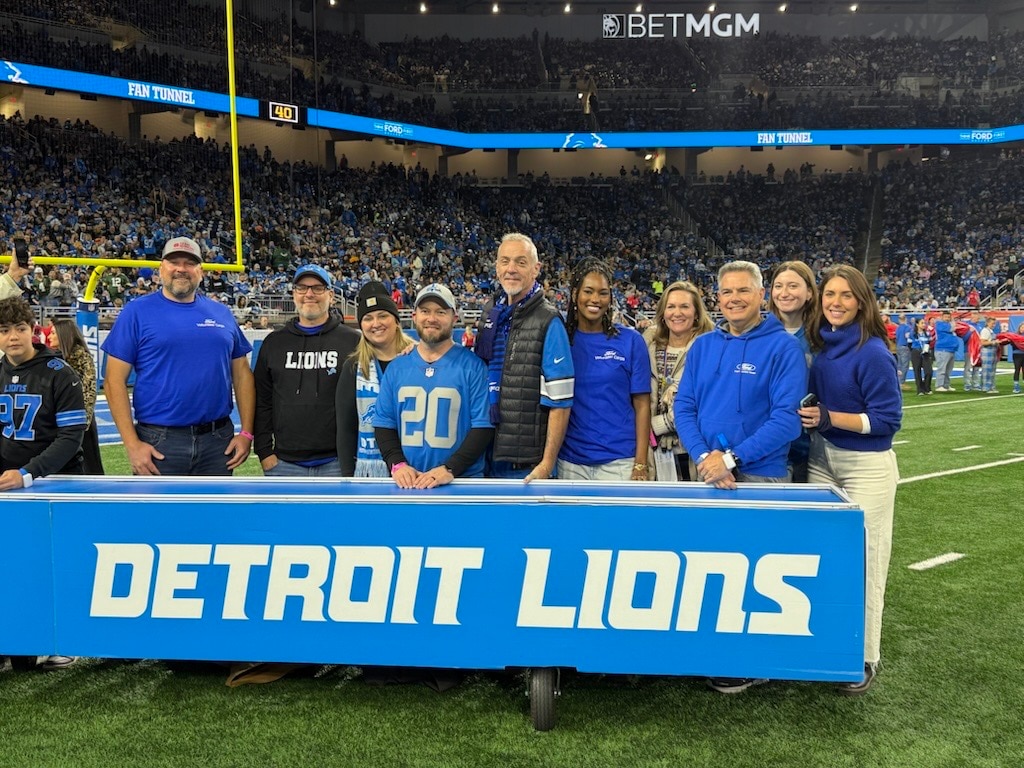 Right before the Detroit Lions kicked off their big Thanksgiving Day game at Ford Field, Ford recognized four exceptional Ford employees, deemed “Super Volunteers,” who have gone above and beyond for their community this year.
