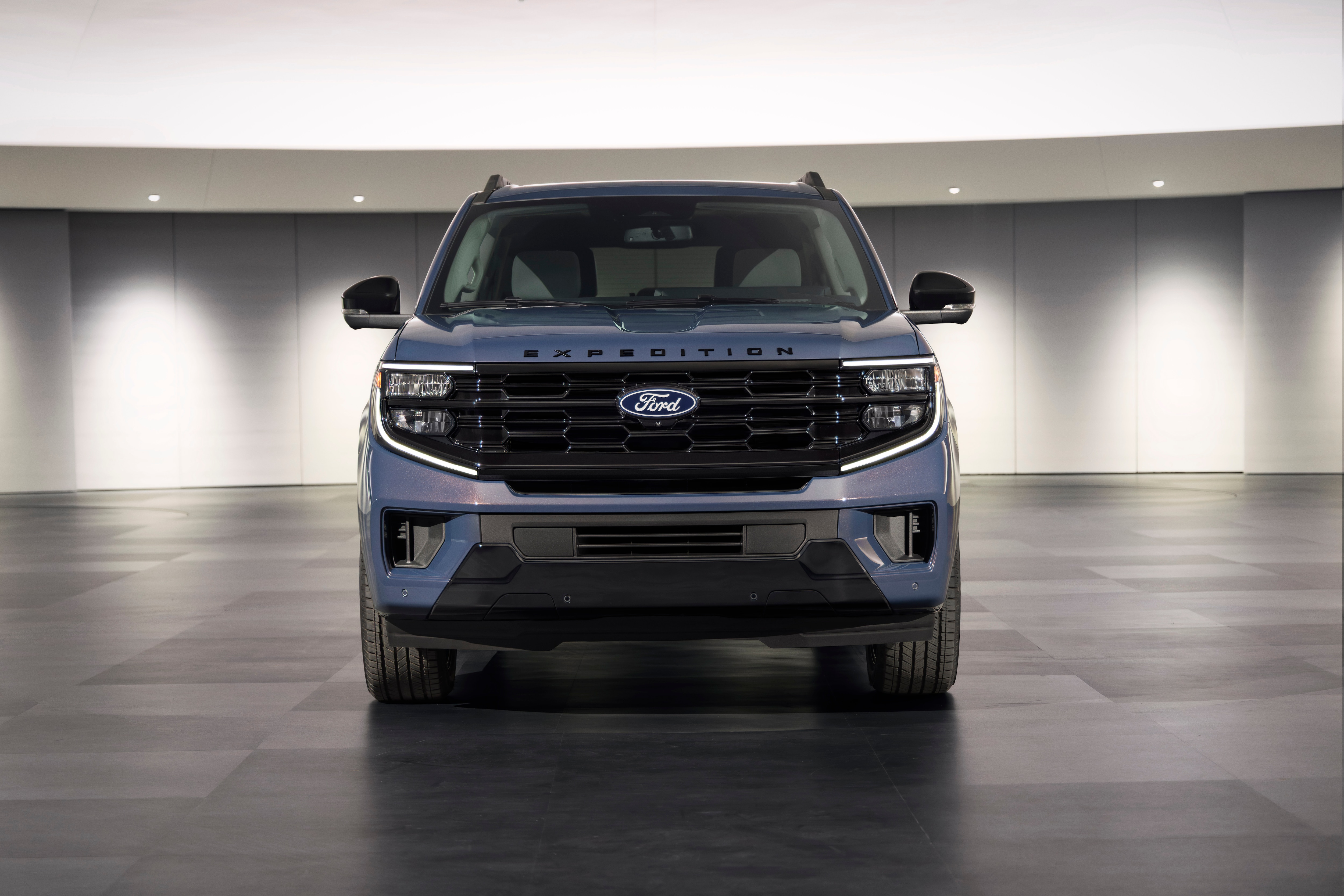 As Expedition celebrates its 30th anniversary, Ford is honoring its legacy with a special offering: the 2027 Ford Expedition 30th Anniversary Appearance Package.