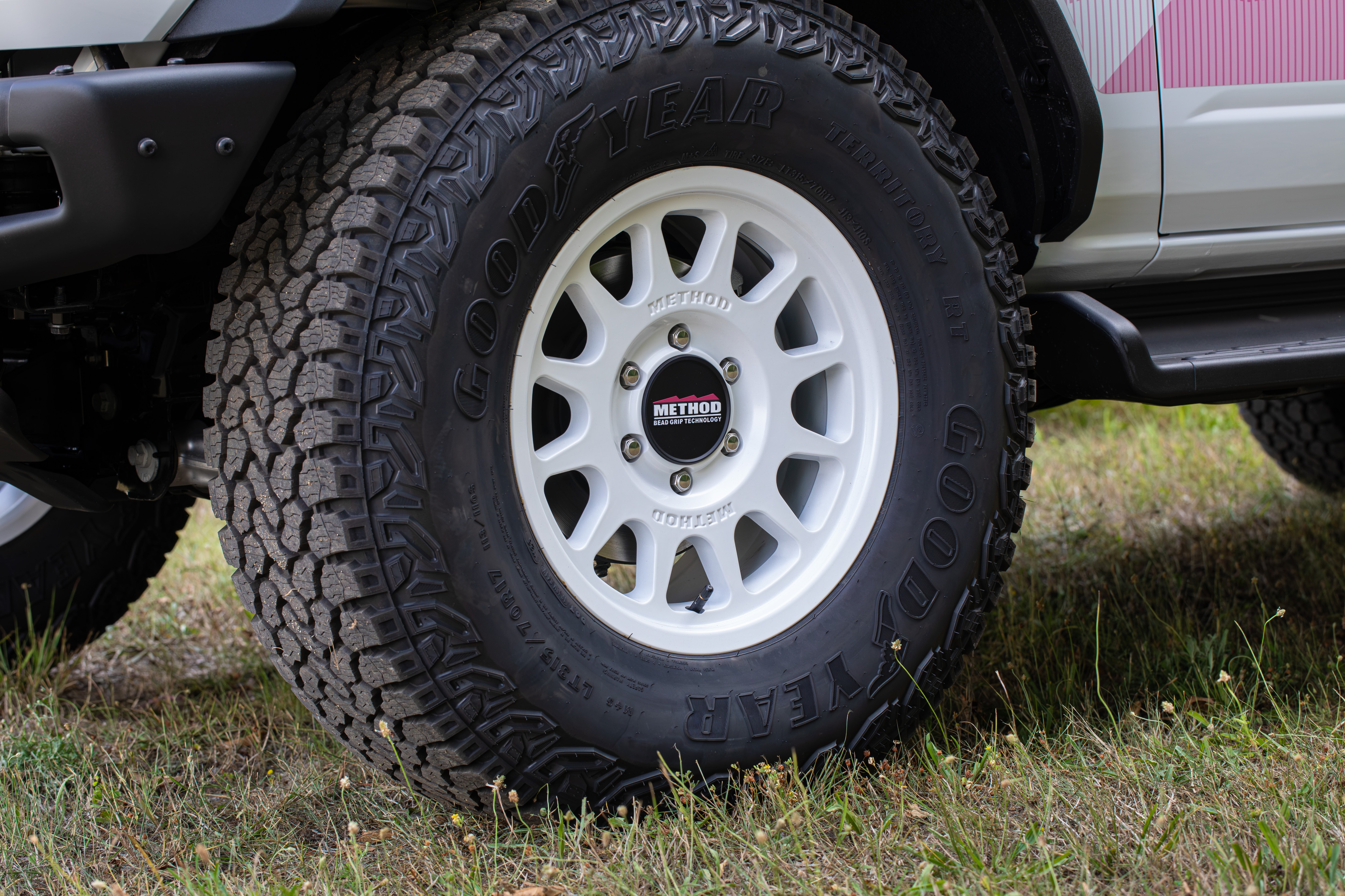 Method wheels on the Ford Bronco Desert Rising Edition