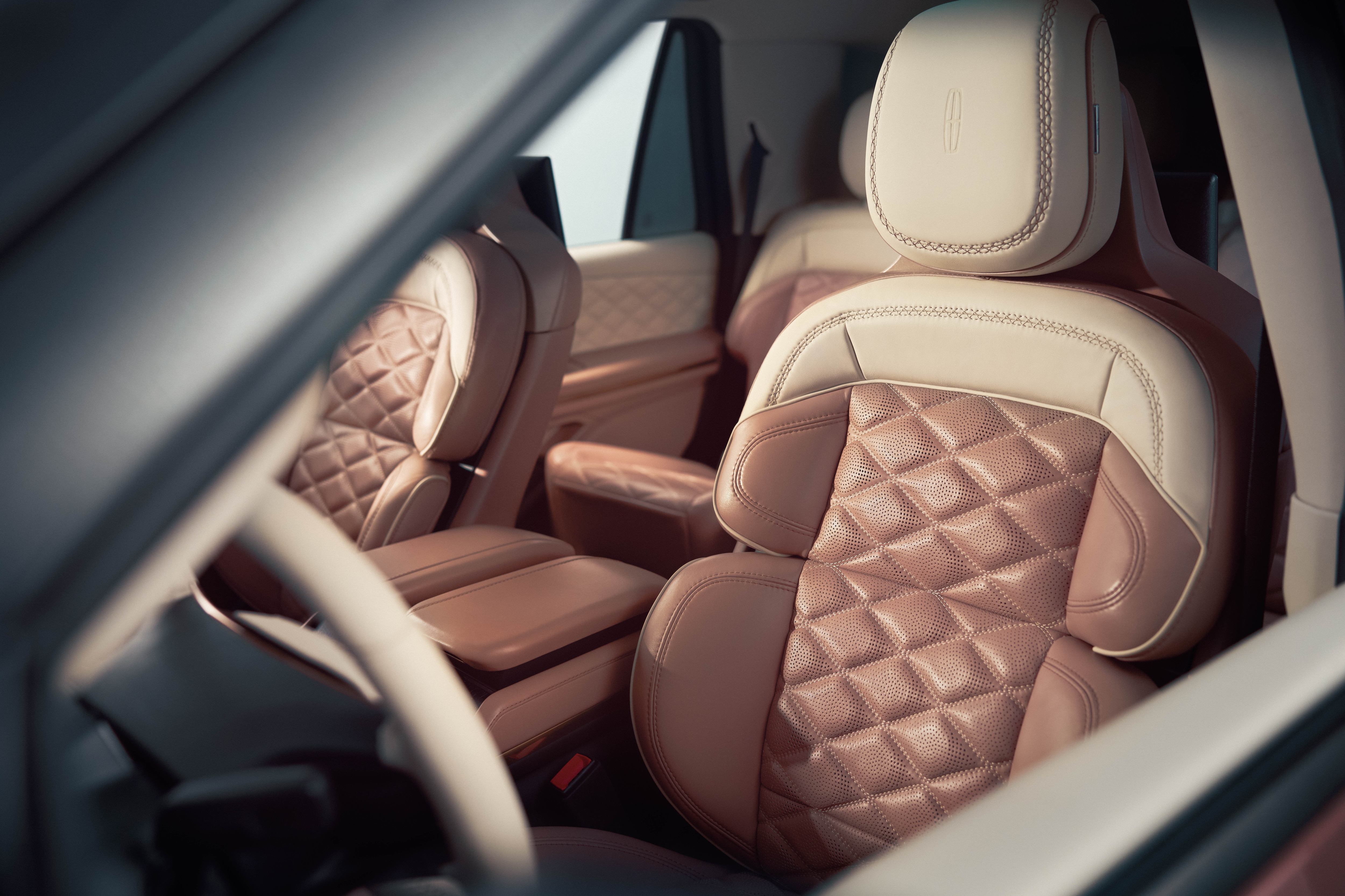 The vehicle was customized by Galpin Lincoln in Los Angeles, a partner with a long history of offering customization and personalization options to Lincoln clients. The result is a luxurious one-of-a-kind Navigator that reflects Serena’s individuality, strength, and grace.