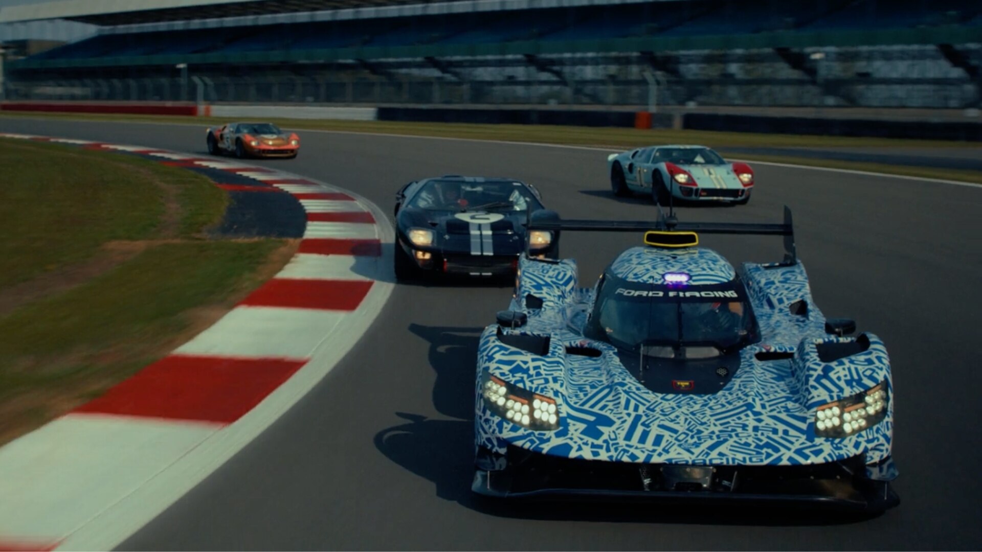 To announce the reveal date for the 2027 Hypercar, Ford Racing brought together the three GT40’s from Le Mans 1966.