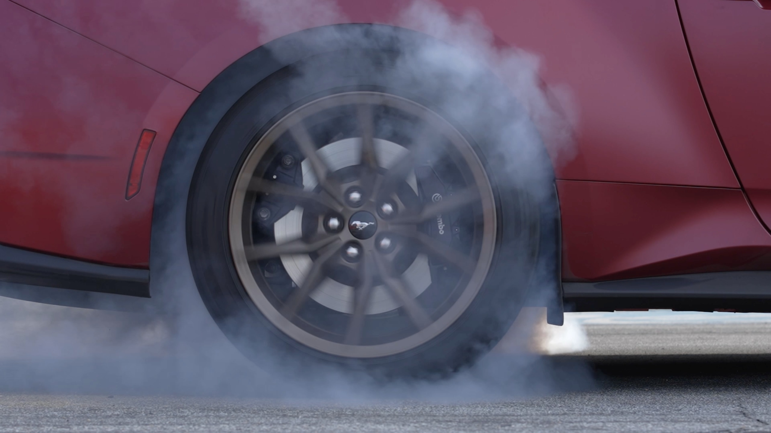 Ford recently asked Dee Bryant to spend some time teaching a few eager drivers what it takes to be a Hollywood stunt driver using a brand-new Mustang Dark Horse.