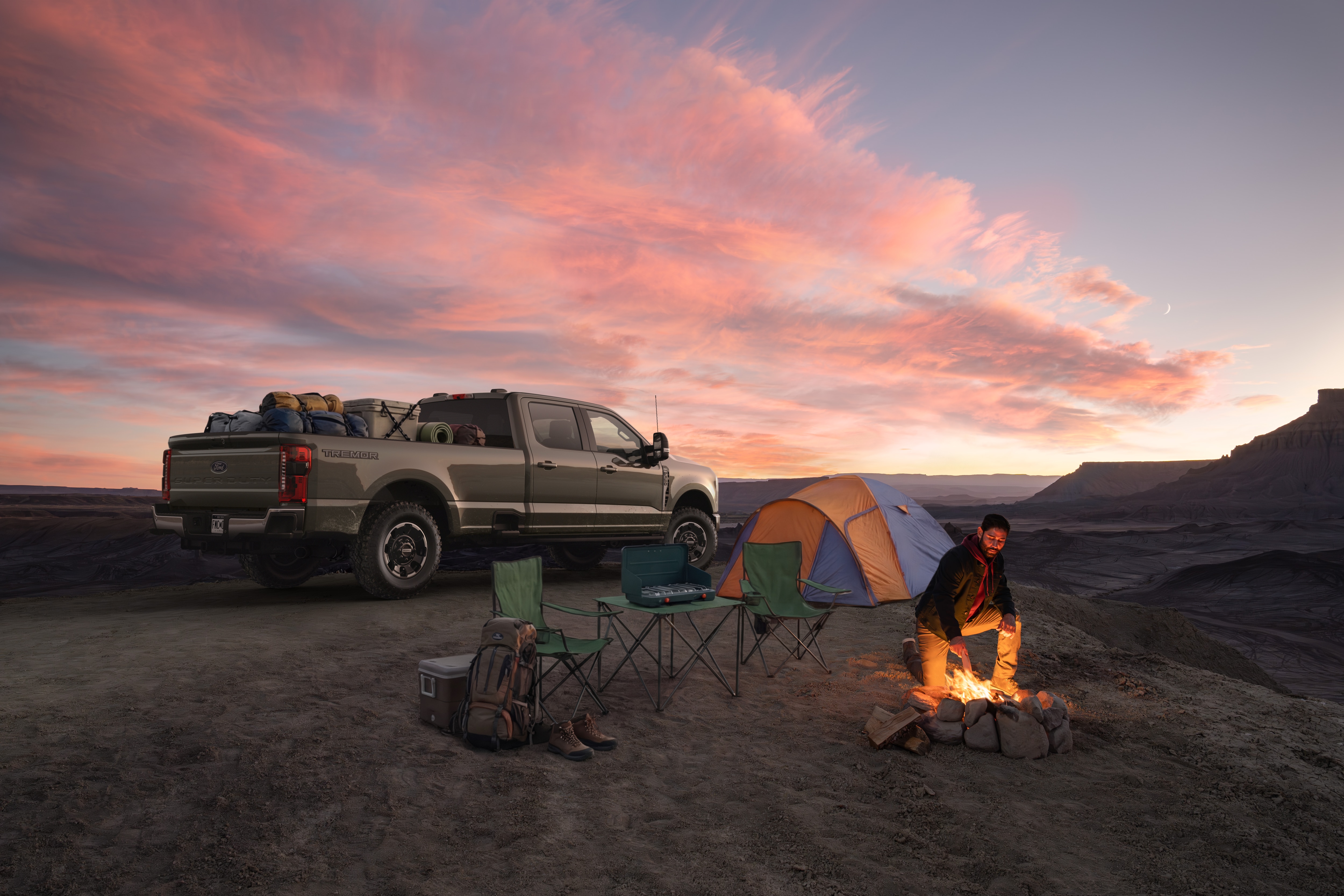 2027 Super Duty® F-350® Lariat® Crew Cab with optional equipment and extra-cost color shown. 