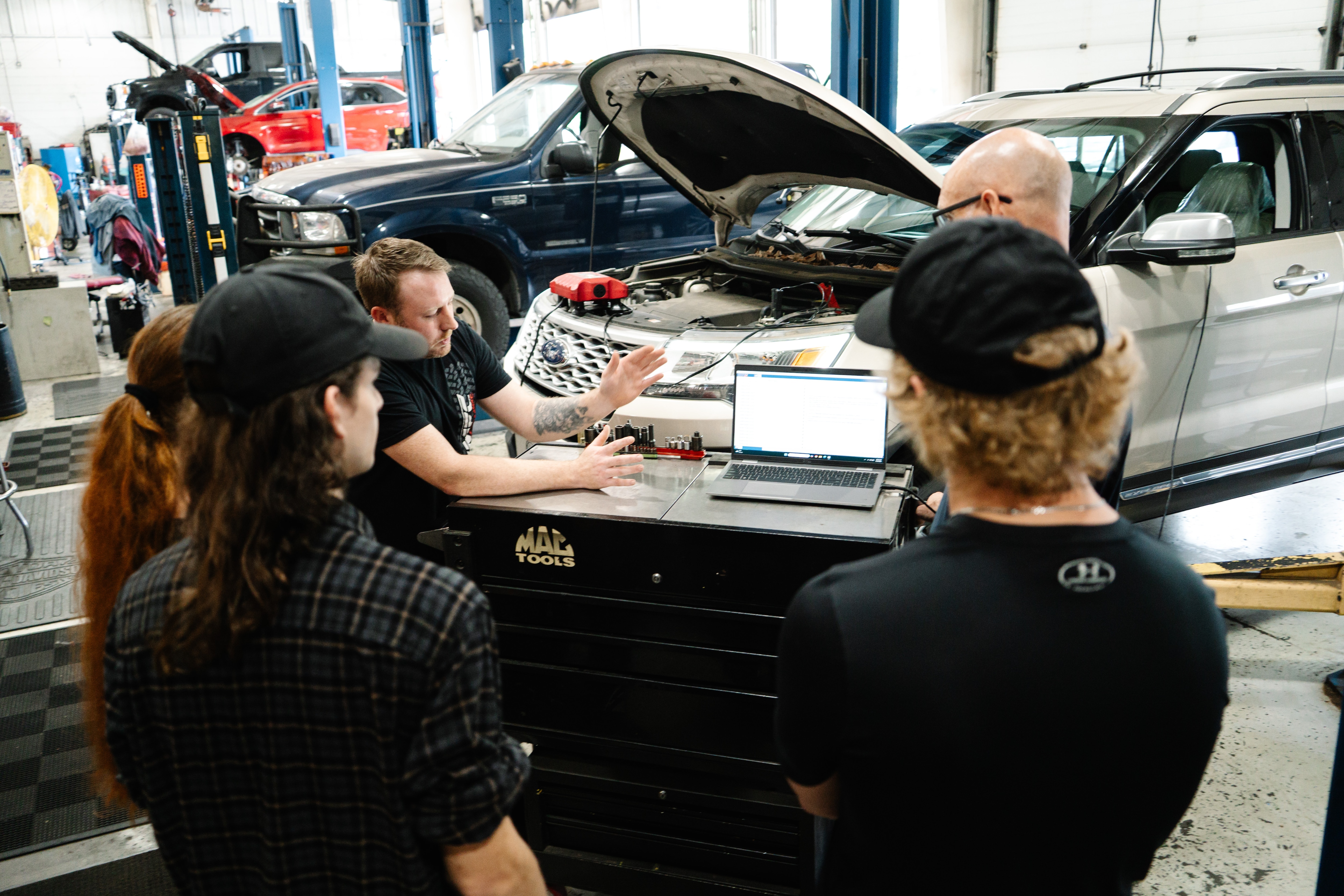 Joey Logano’s Huntersville Ford welcomed a group of Ford Auto Tech Scholars for a hands-on Career Day, showing these students how their classroom knowledge translates to the fast-paced reality of a modern dealership.