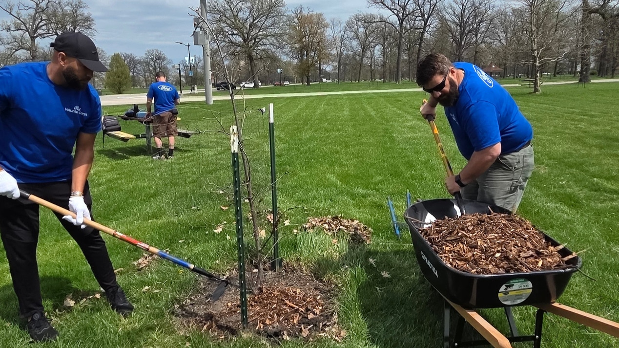 Ford and Carhartt volunteers gathered to support infrastructure maintenance at Detroit’s iconic Belle Isle.