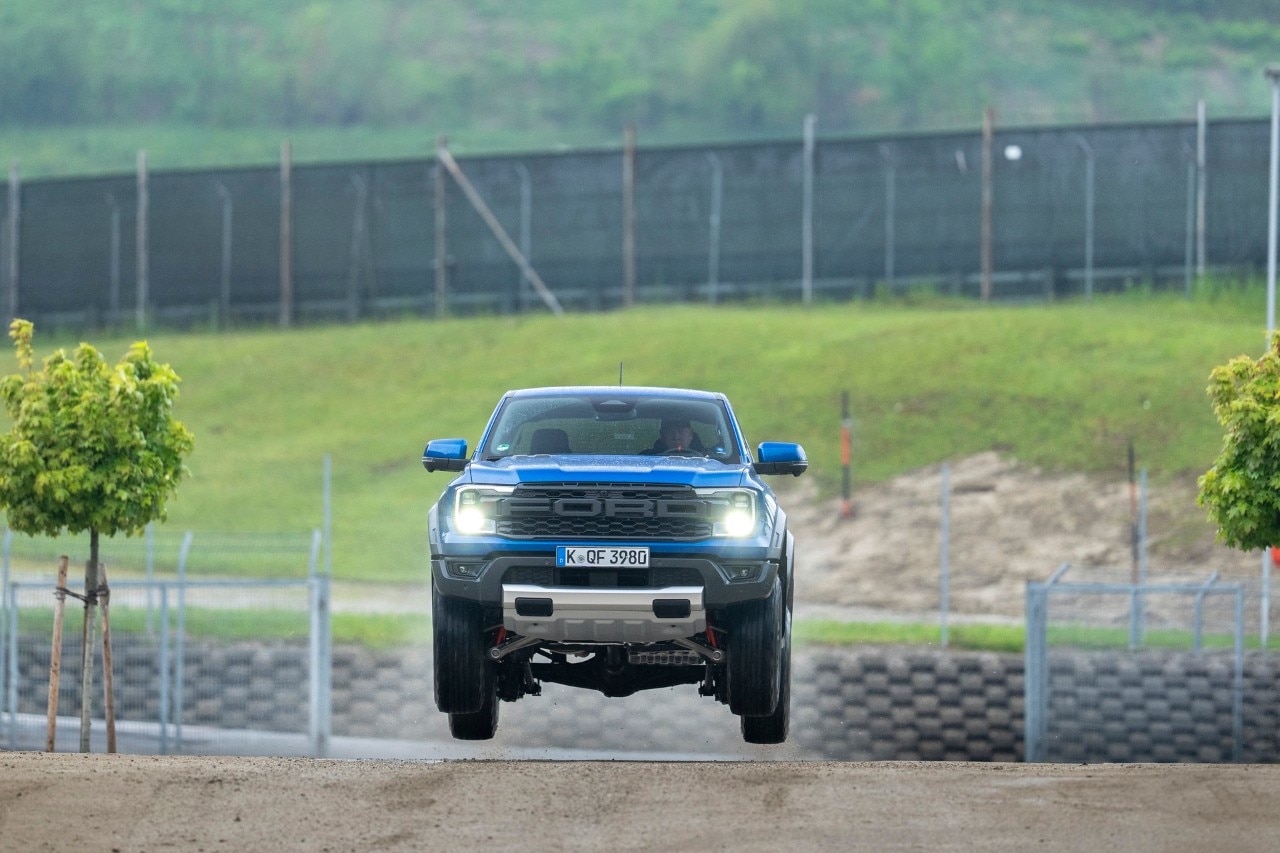 Jump Attack Raptor How to Jump a Ranger Raptor